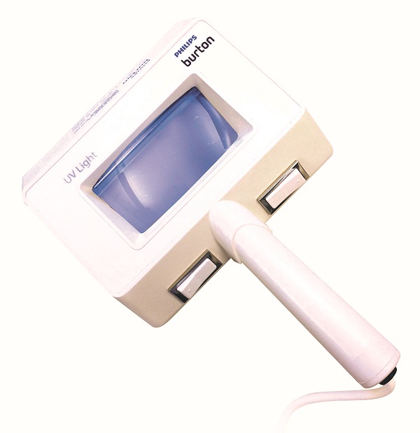 Read more about the article Top 9 Medical Diagnostic Applications for a Woods Lamp