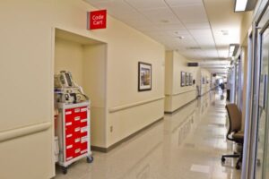Read more about the article What Do You Need for a Crash Cart?