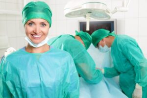 Read more about the article How to Become a Surgical Assistant: 5 Steps to Becoming a Surgical Tech